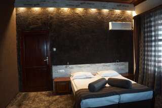 Отель Glavatarski Han Главатарци Двухместный номер с 1 кроватью или 2 отдельными кроватями-1